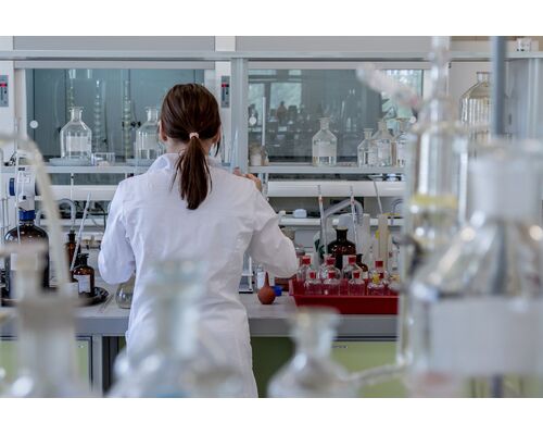 laboratory-2815641_1920